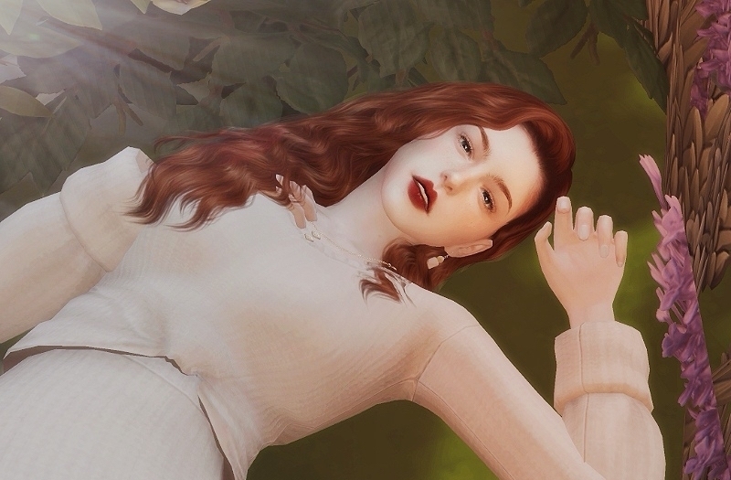 雷诺阿油画少女