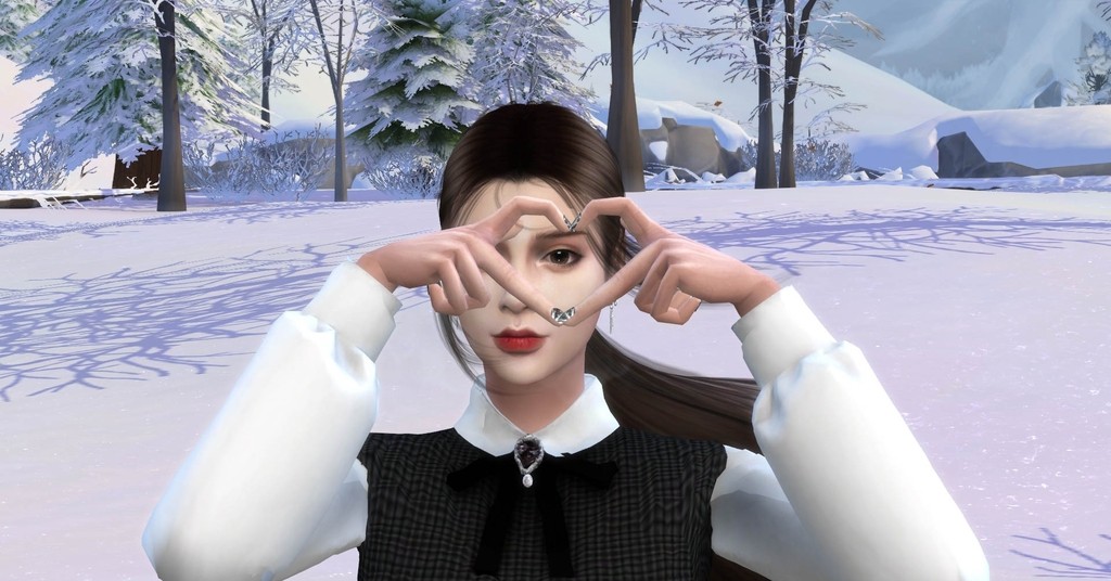 山中无日月，遇你知星辰。