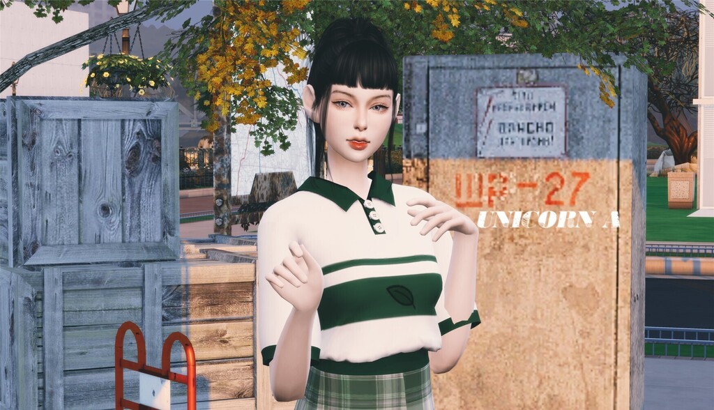 挑不到衣服的小胖脸